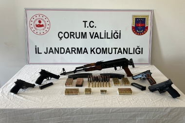 Evinden cephanelik çıktı!