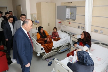Hastanedeki Çocuklara 23 Nisan Moral Ziyareti