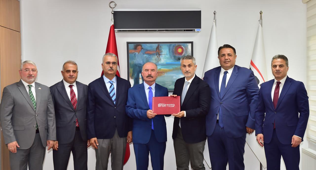 Çorum'da dev spor hamlesi: Ahlatcı duyurdu, spor yatırımları protokolü imzalandı, inşaata başlanıyor