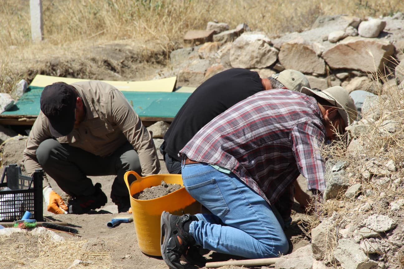 Kalehisar'da Selçuklu tarihinin izlerini öğrenciler gün yüzüne çıkartıyor   