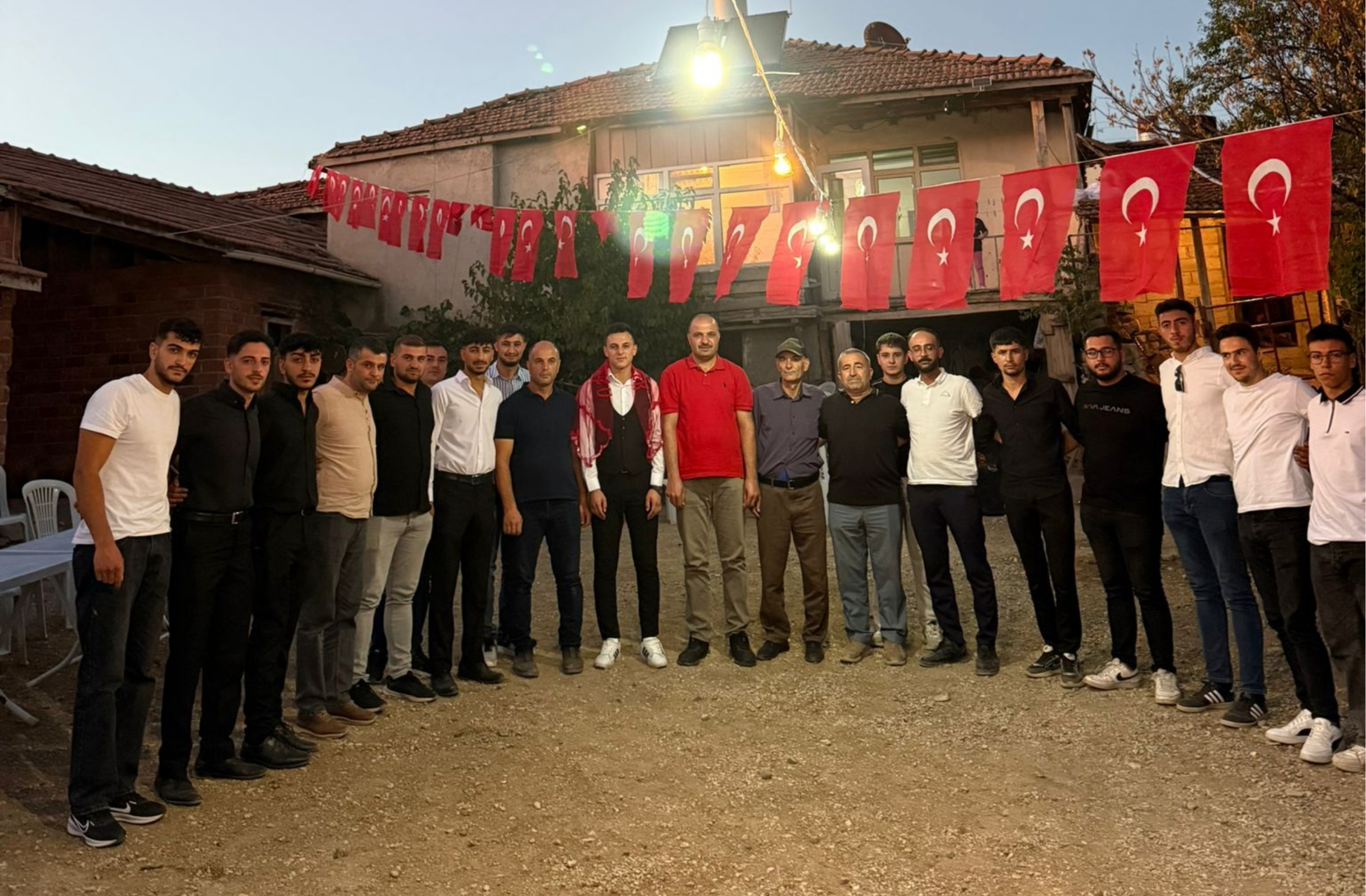 AK Parti Alaca teşkilatından asker uğurlama programına katılım