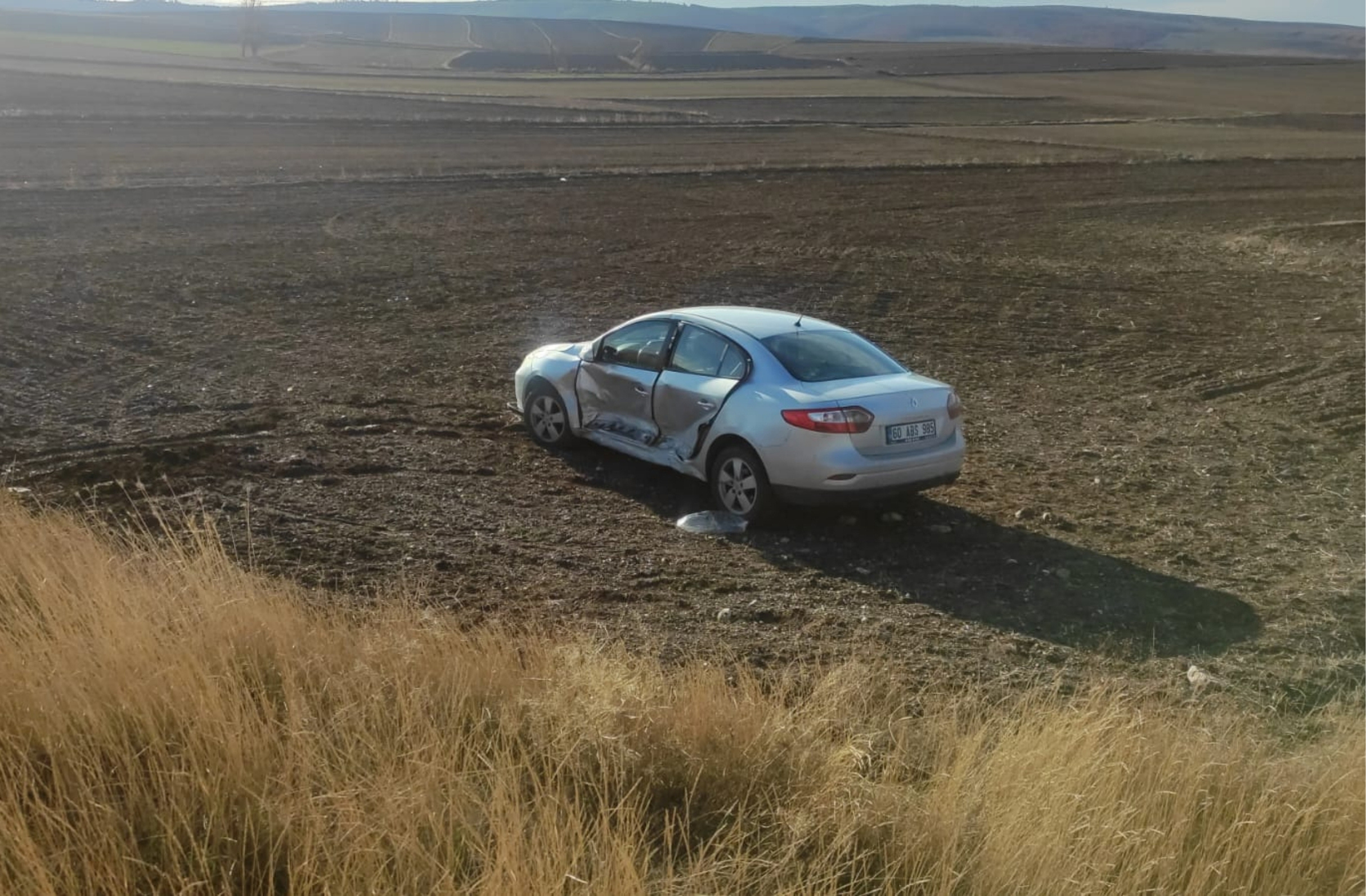 Alaca’da trafik kazası: İki araç çarpıştı, 2 kişi yaralandı