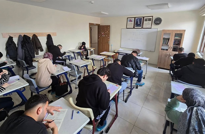 Alaca’da ‘umre’ ödüllü bilgi yarışmasına yoğun katılım