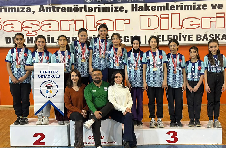 Alaca’nın Gururu Ceritler Ortaokulu’ndan Bilek Güreşinde Büyük Başarı