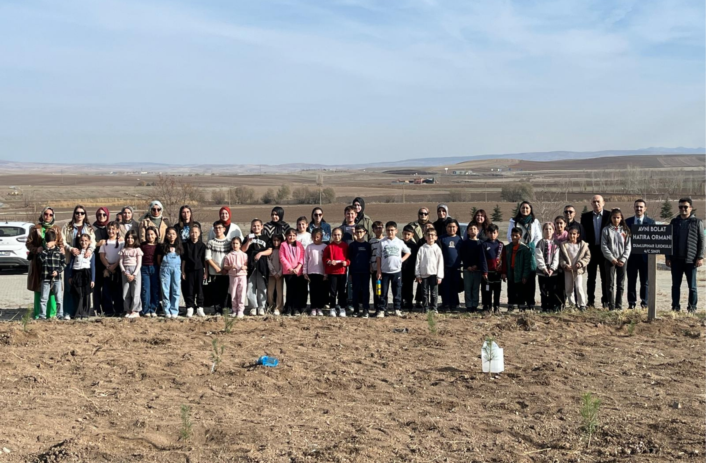 Dumlupınar Öğrencilerinden Öğretmenler Günü İçin Hatıra Ormanı