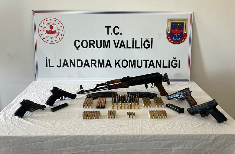 Evinden cephanelik çıktı!