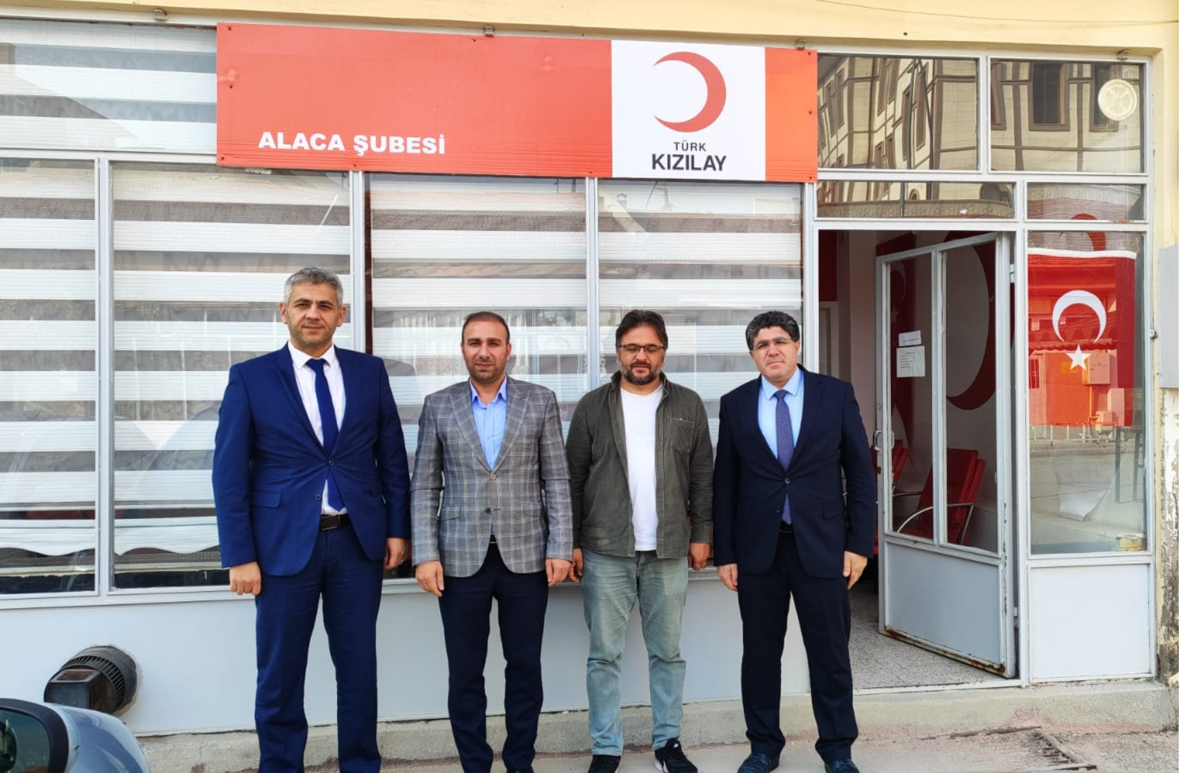 İlçe Millî Eğitim Müdürü Emrullah Şahin’den Alaca Kızılay Şubesine ziyaret
