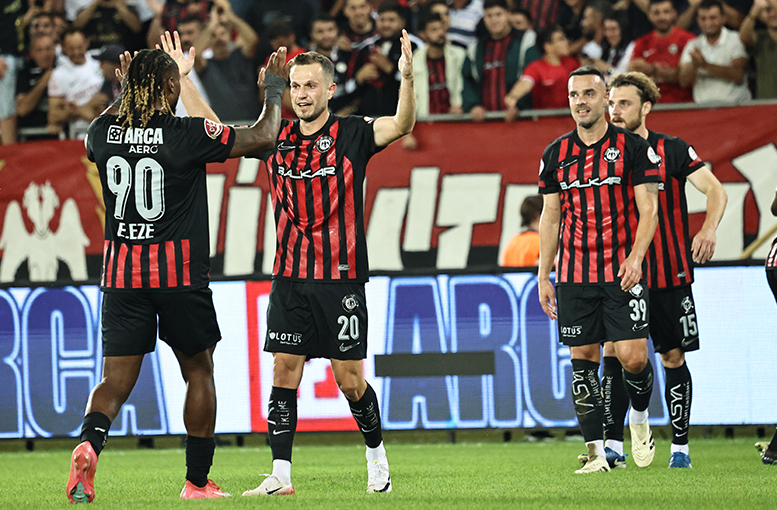 İLK MAÇ İLK GALİBİYET! 2-0