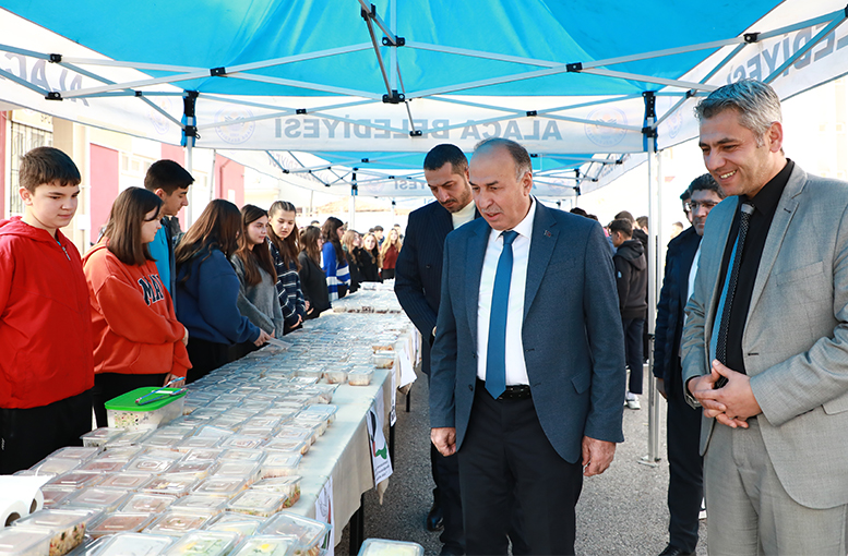 Şehit Nedim Tuğaltay Lisesi'nde kermes etkinliği